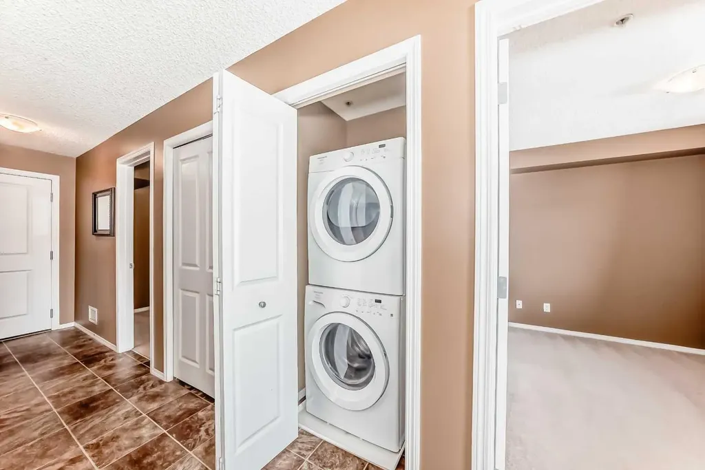 1317 27 Street SE Calgary AB T2A 0G3