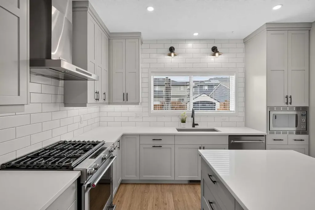 374 Wolf Creek Manor SE Calgary AB T2X 4V5