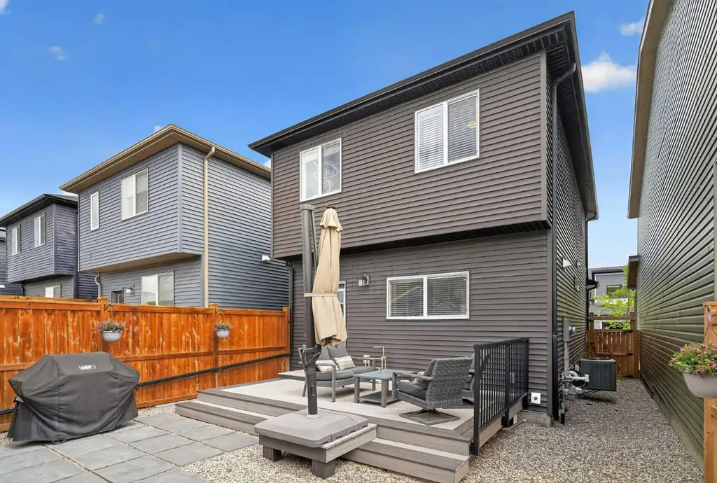 374 Wolf Creek Manor SE Calgary AB T2X 4V5
