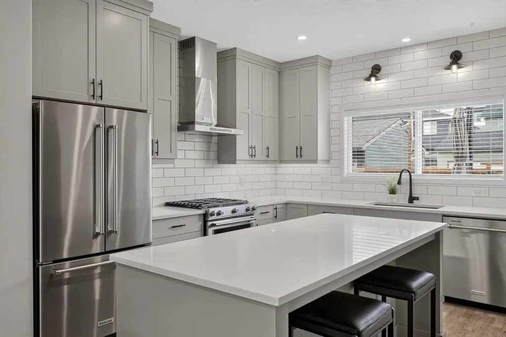 374 Wolf Creek Manor SE Calgary AB T2X 4V5