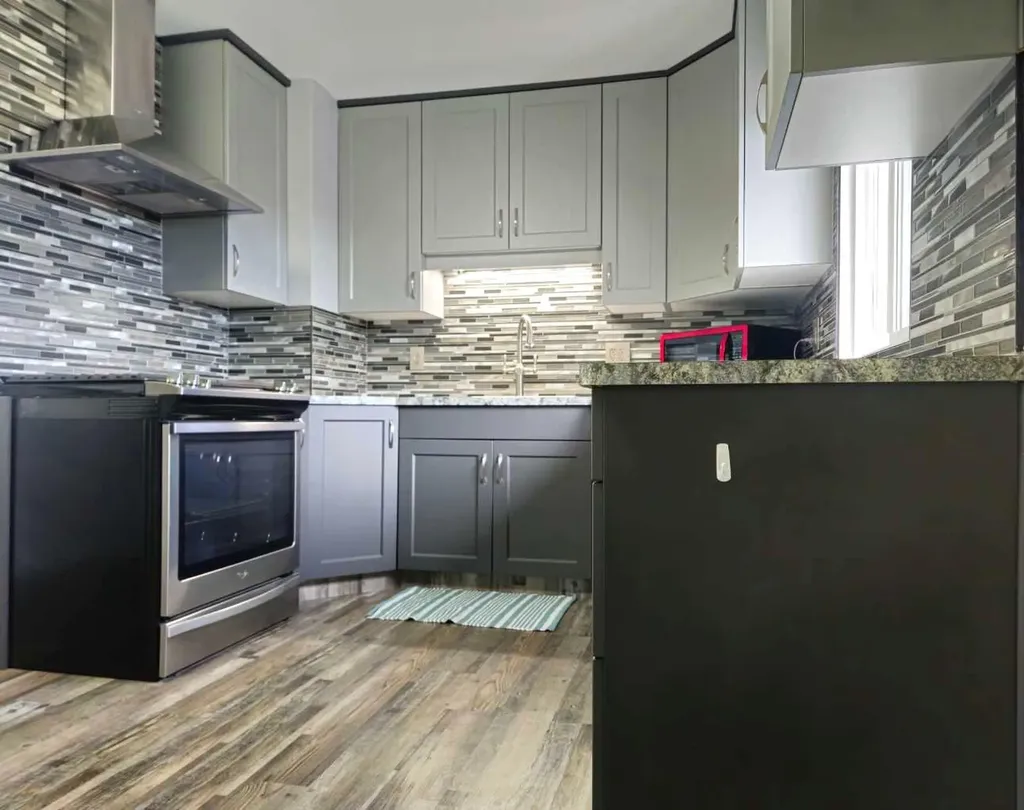 2133 21 Avenue Bowden AB T0M 0K0