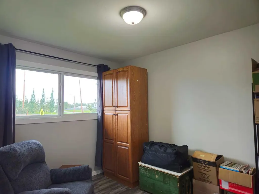 2133 21 Avenue Bowden AB T0M 0K0