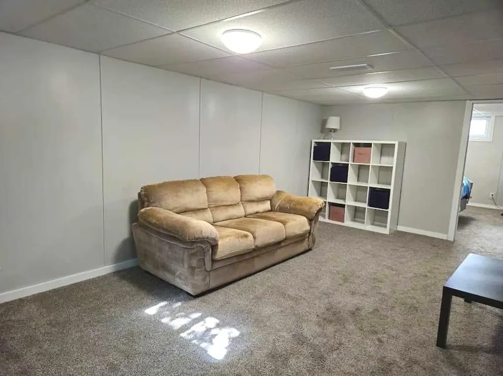 2133 21 Avenue Bowden AB T0M 0K0