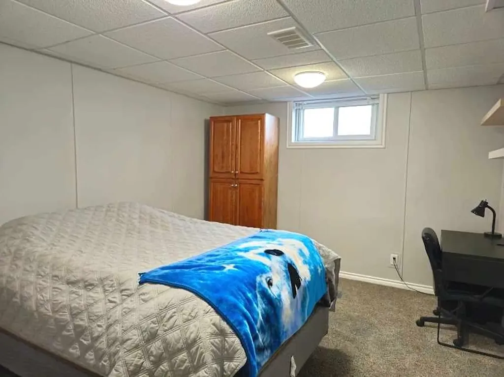 2133 21 Avenue Bowden AB T0M 0K0