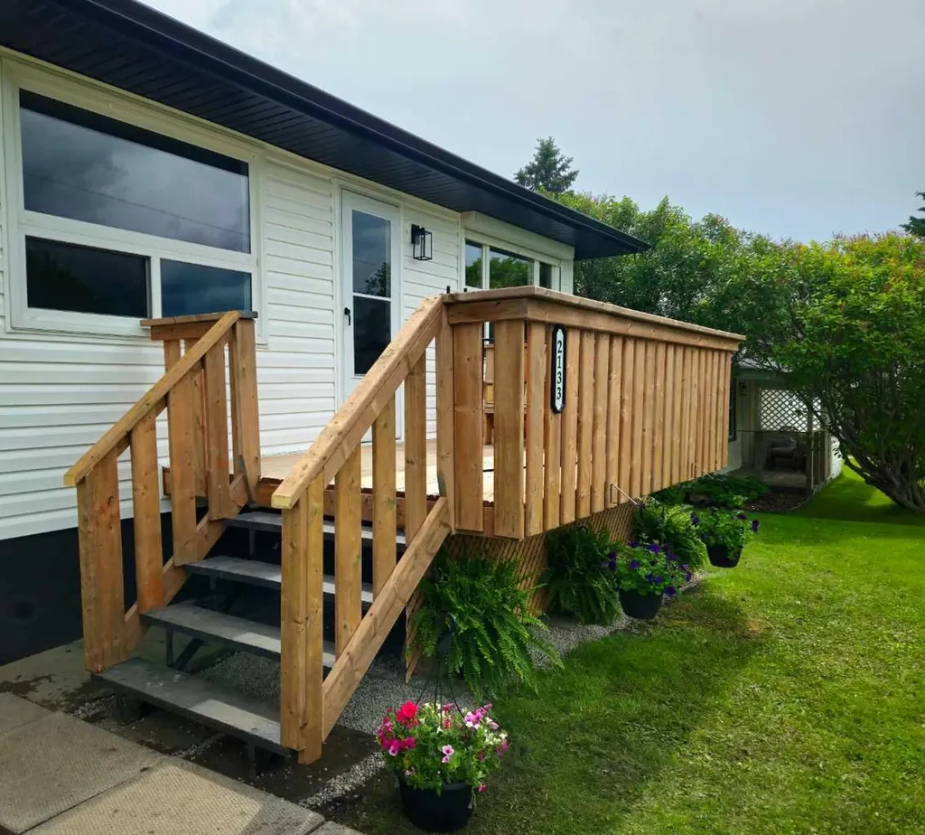 2133 21 Avenue Bowden AB T0M 0K0