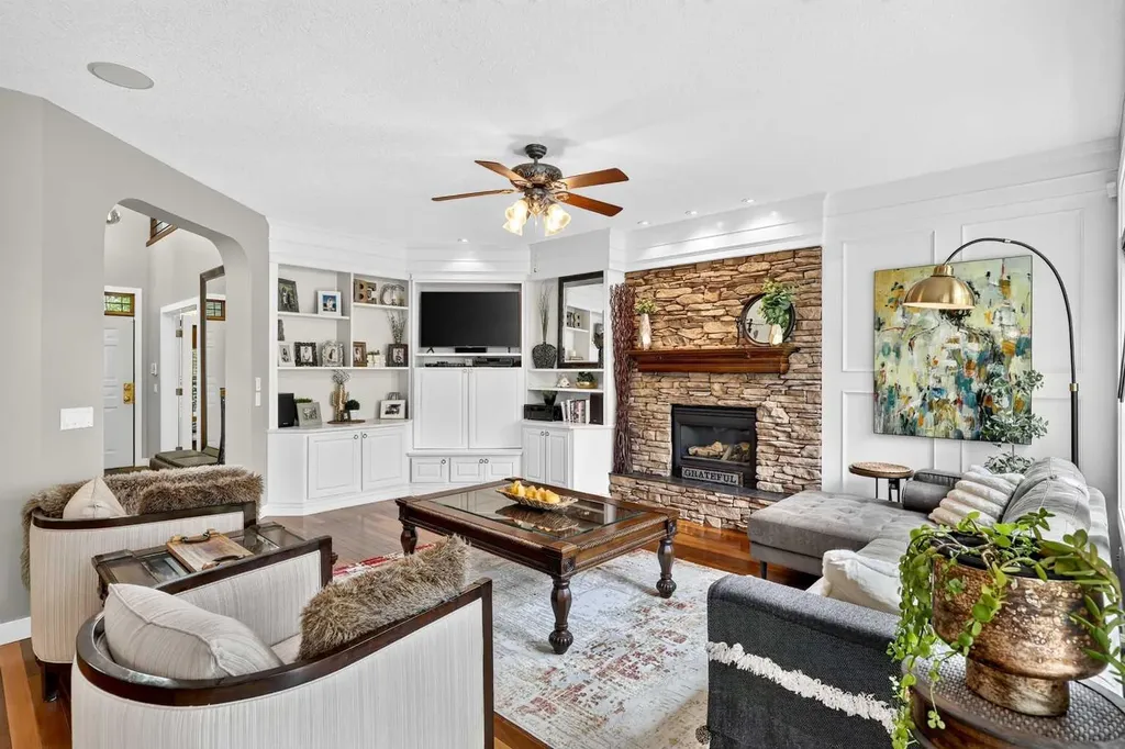 15 Douglas Glen Heights SE Calgary AB T2Z 3T4