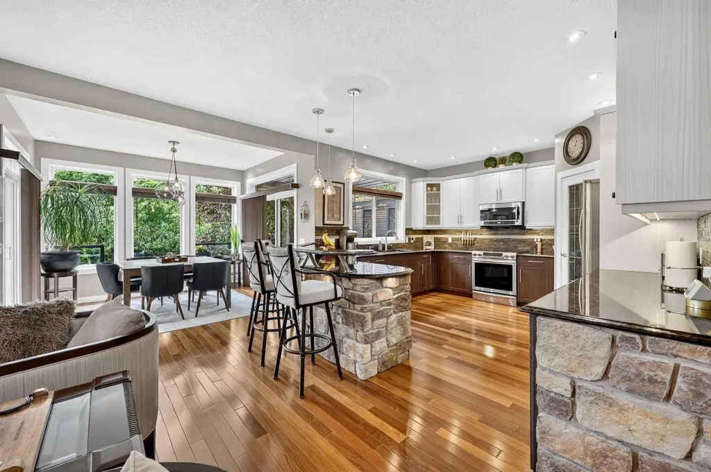 15 Douglas Glen Heights SE Calgary AB T2Z 3T4
