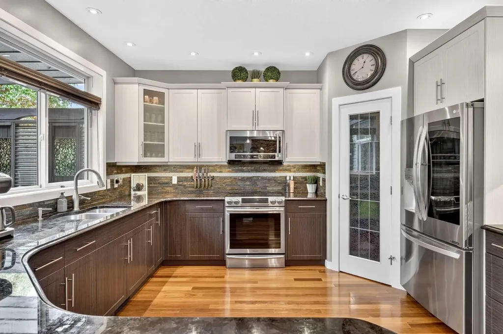15 Douglas Glen Heights SE Calgary AB T2Z 3T4
