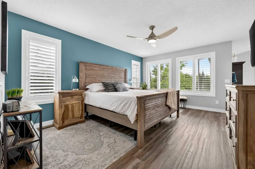 15 Douglas Glen Heights SE Calgary AB T2Z 3T4