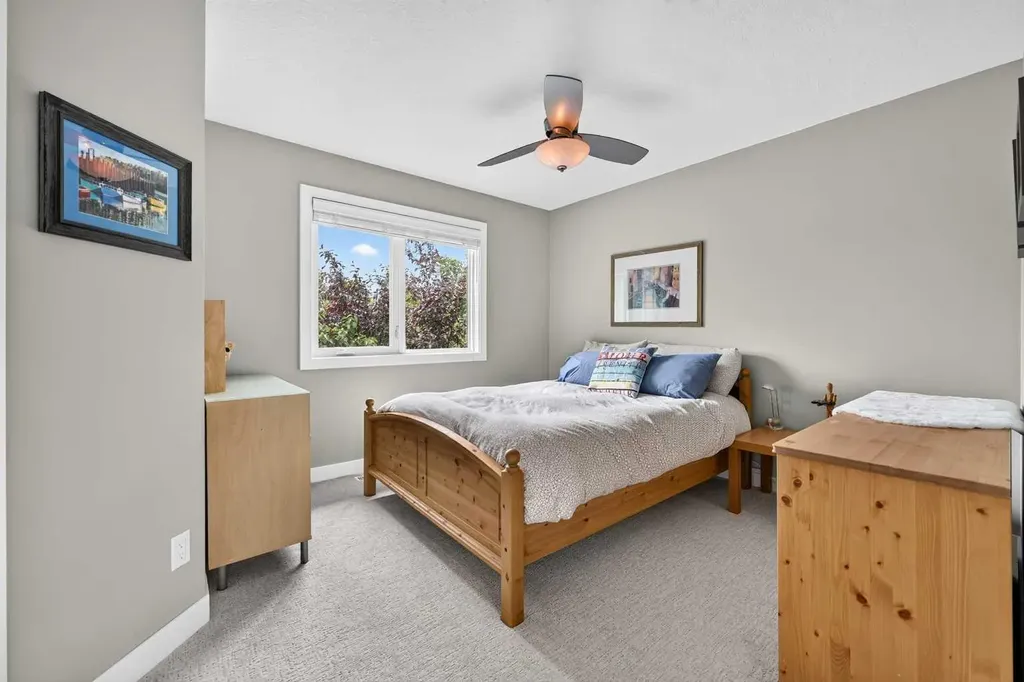 15 Douglas Glen Heights SE Calgary AB T2Z 3T4