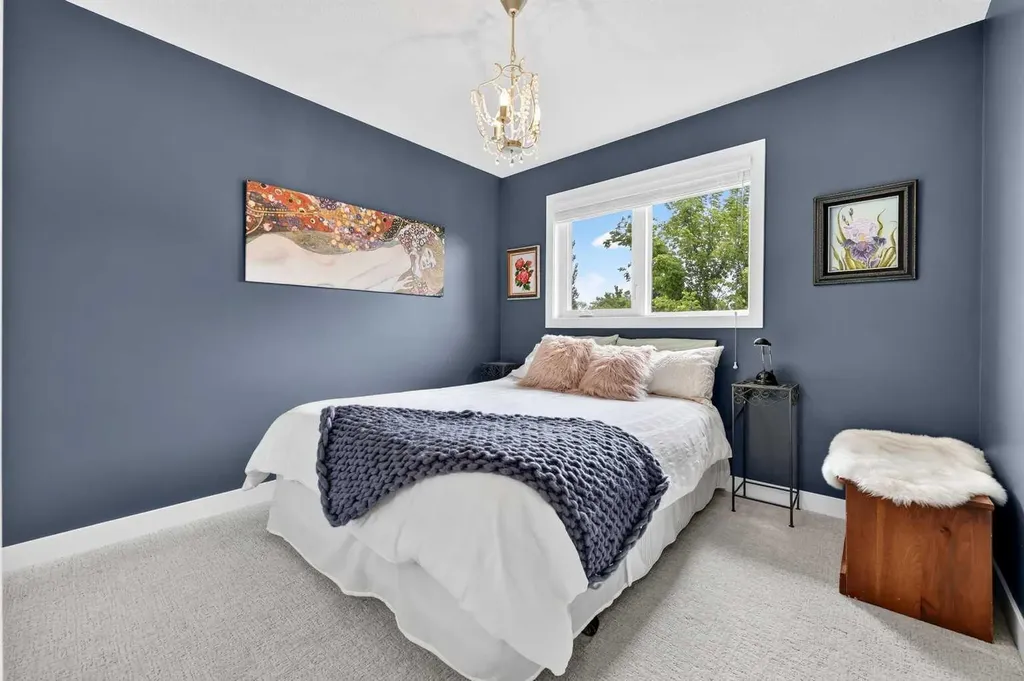 15 Douglas Glen Heights SE Calgary AB T2Z 3T4
