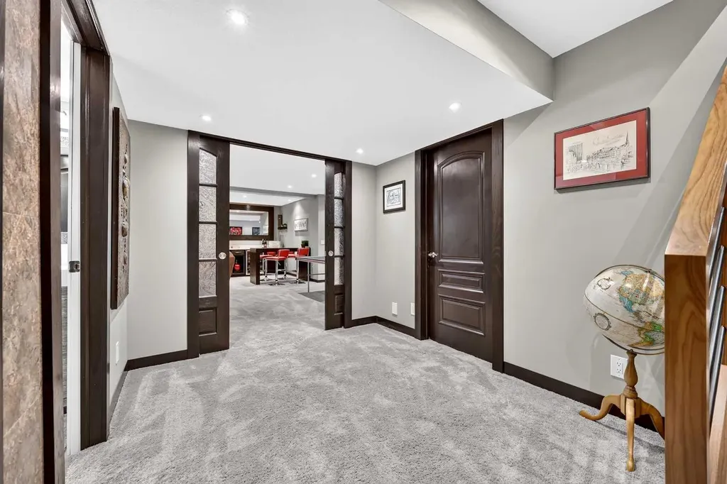 15 Douglas Glen Heights SE Calgary AB T2Z 3T4