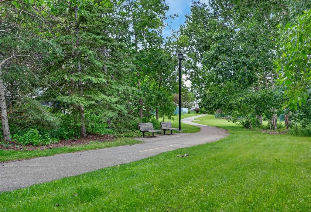 15 Douglas Glen Heights SE Calgary AB T2Z 3T4
