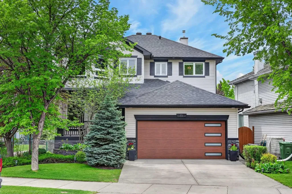 15 Douglas Glen Heights SE Calgary AB T2Z 3T4