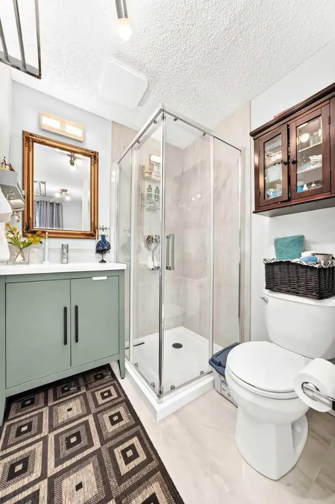 63 Strathcona Crescent SW Calgary AB t3h 1k9