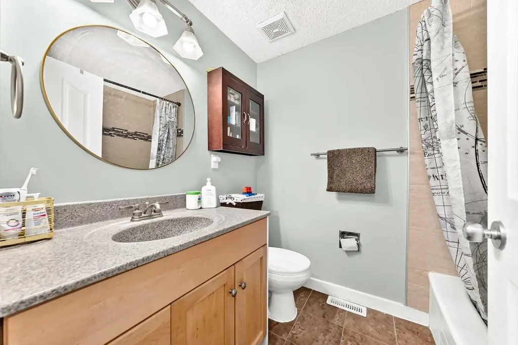 63 Strathcona Crescent SW Calgary AB t3h 1k9