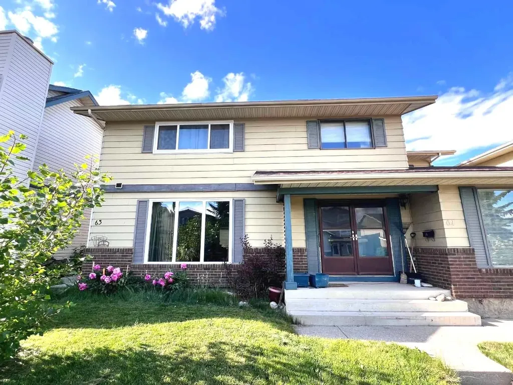 63 Strathcona Crescent SW Calgary AB t3h 1k9