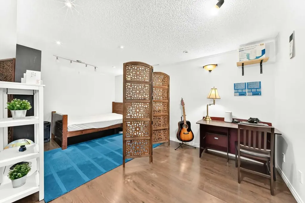63 Strathcona Crescent SW Calgary AB t3h 1k9