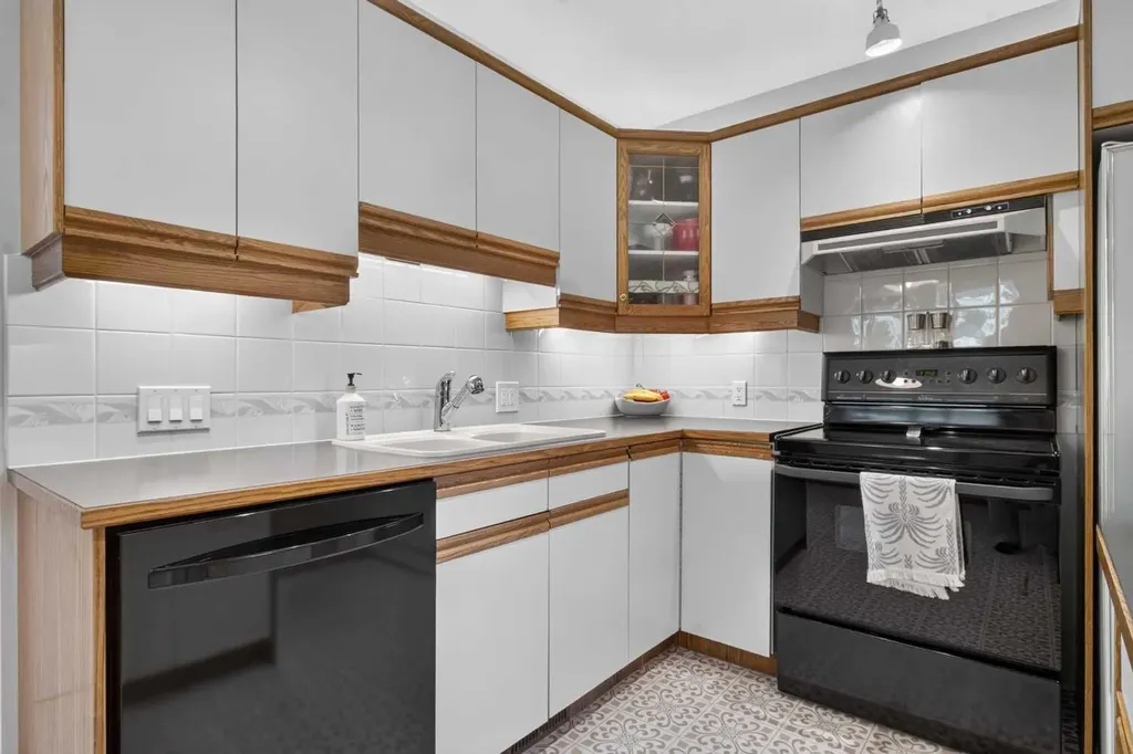 3431 23 Street NW Calgary AB T2L 0T8