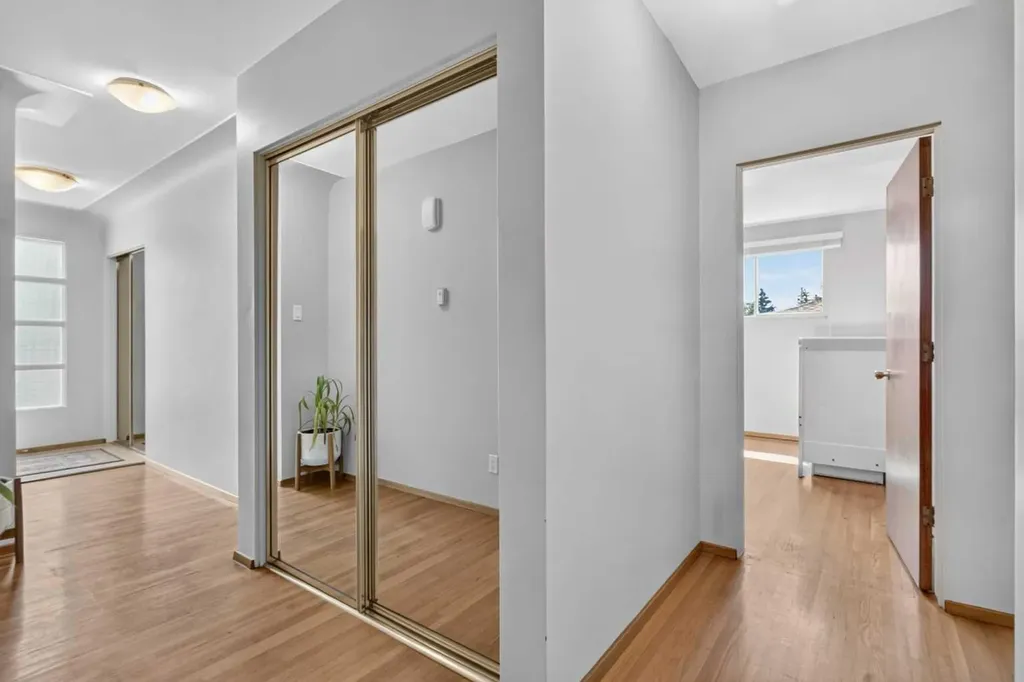 3431 23 Street NW Calgary AB T2L 0T8