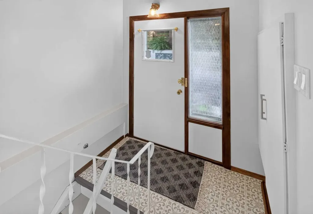 3431 23 Street NW Calgary AB T2L 0T8