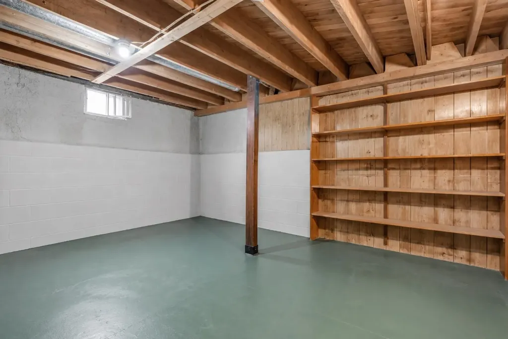 3431 23 Street NW Calgary AB T2L 0T8