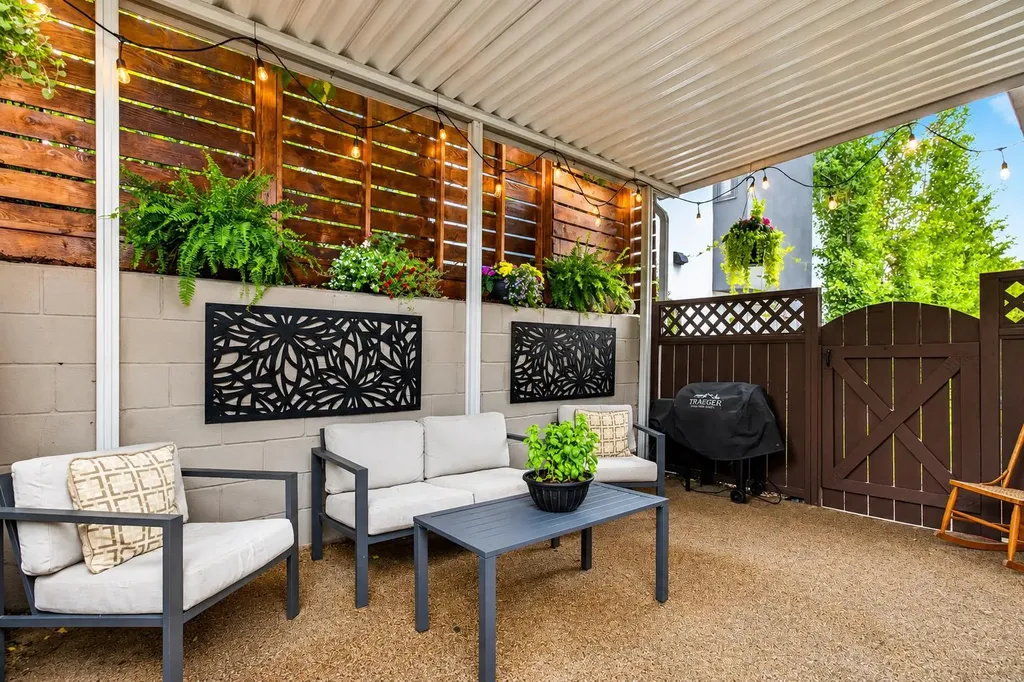 3431 23 Street NW Calgary AB T2L 0T8