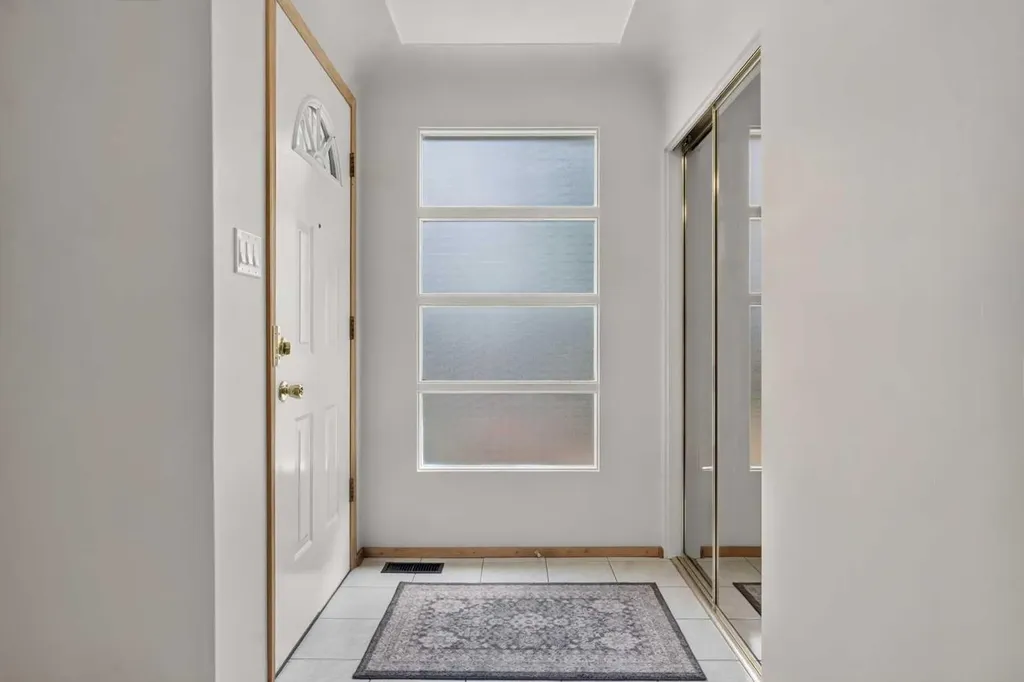 3431 23 Street NW Calgary AB T2L 0T8