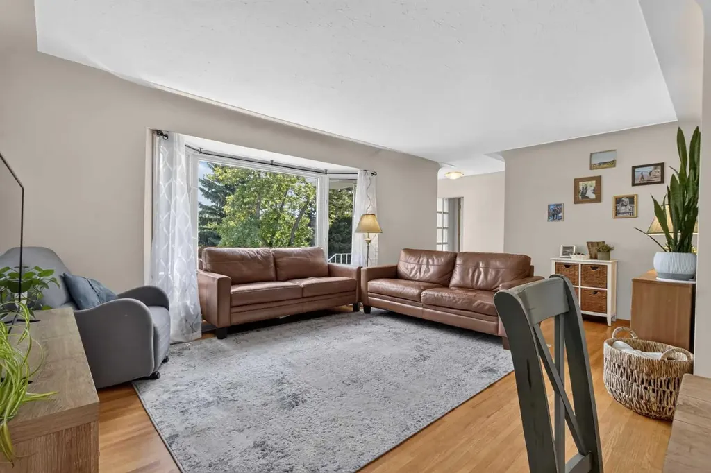 3431 23 Street NW Calgary AB T2L 0T8