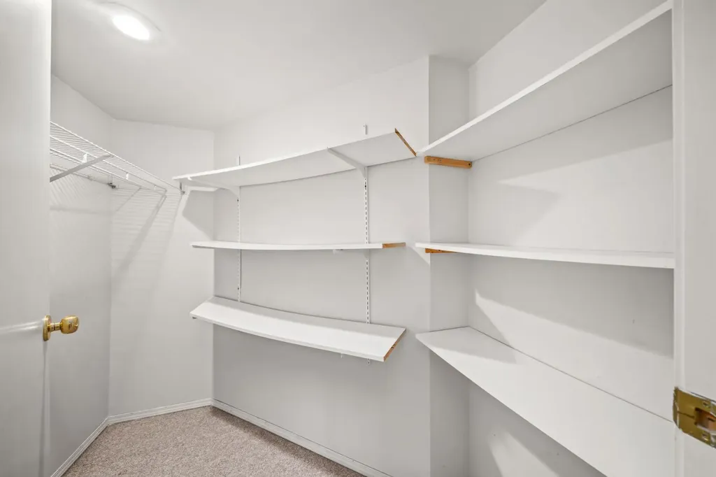126 Douglas Glen Close SE Calgary AB T2Z 3G1