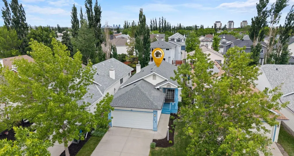 126 Douglas Glen Close SE Calgary AB T2Z 3G1