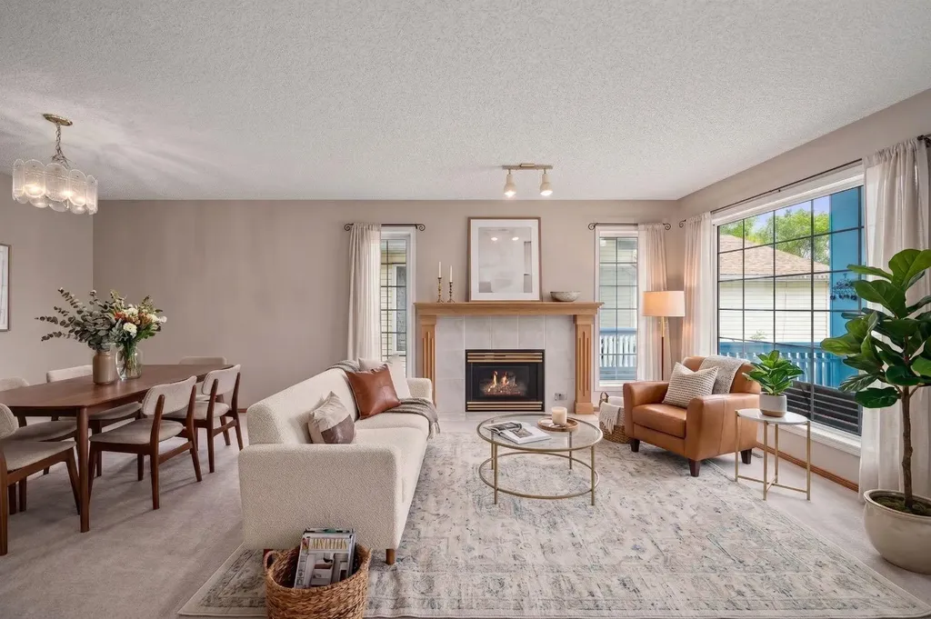 126 Douglas Glen Close SE Calgary AB T2Z 3G1