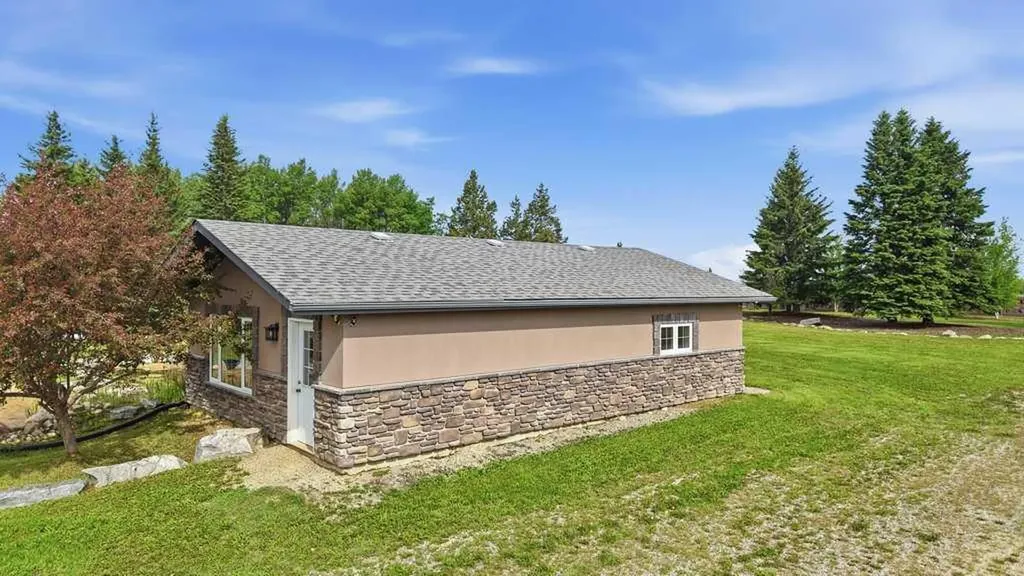 63059A Township Road 382 Rural Clearwater County AB T0M 0C0