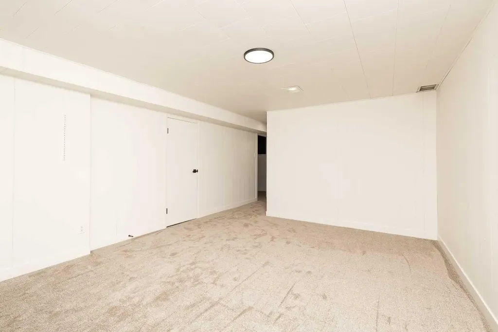 3618 Forestry Avenue S Lethbridge AB T1K 3L4