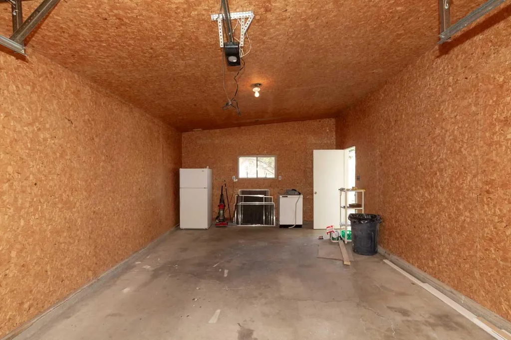 3618 Forestry Avenue S Lethbridge AB T1K 3L4