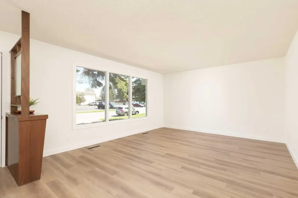 3618 Forestry Avenue S Lethbridge AB T1K 3L4