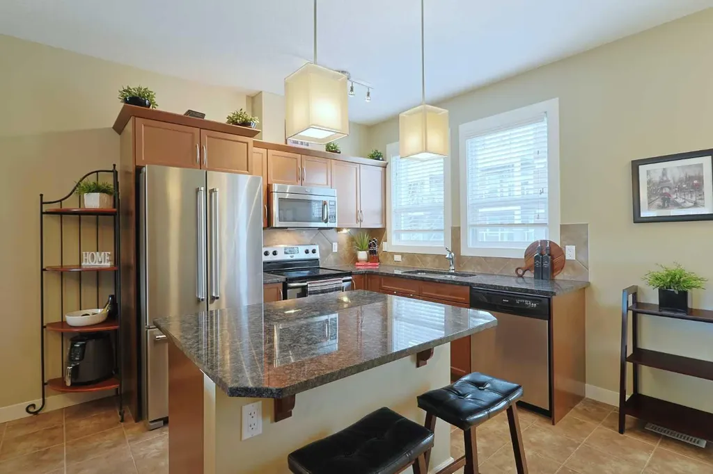 505 Evanston Square NW Calgary AB T3P 0G9