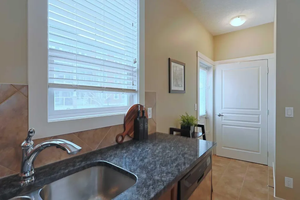505 Evanston Square NW Calgary AB T3P 0G9