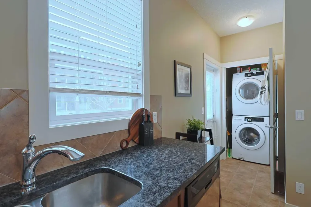 505 Evanston Square NW Calgary AB T3P 0G9