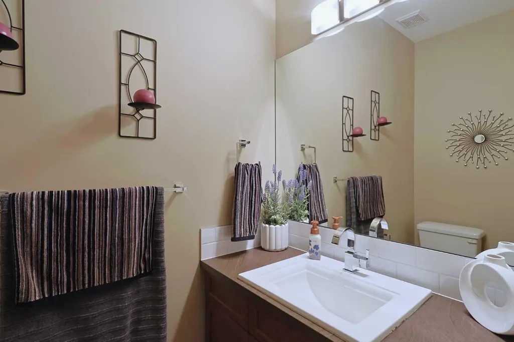 505 Evanston Square NW Calgary AB T3P 0G9