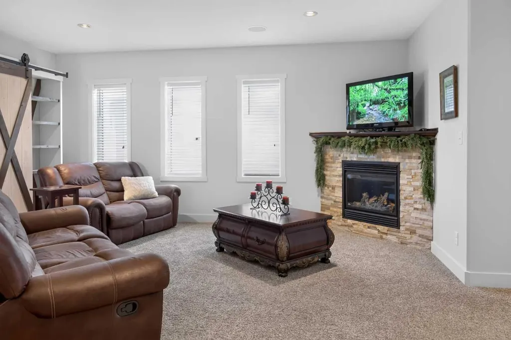 556 Sixmile Crescent S Lethbridge AB T1K5X2