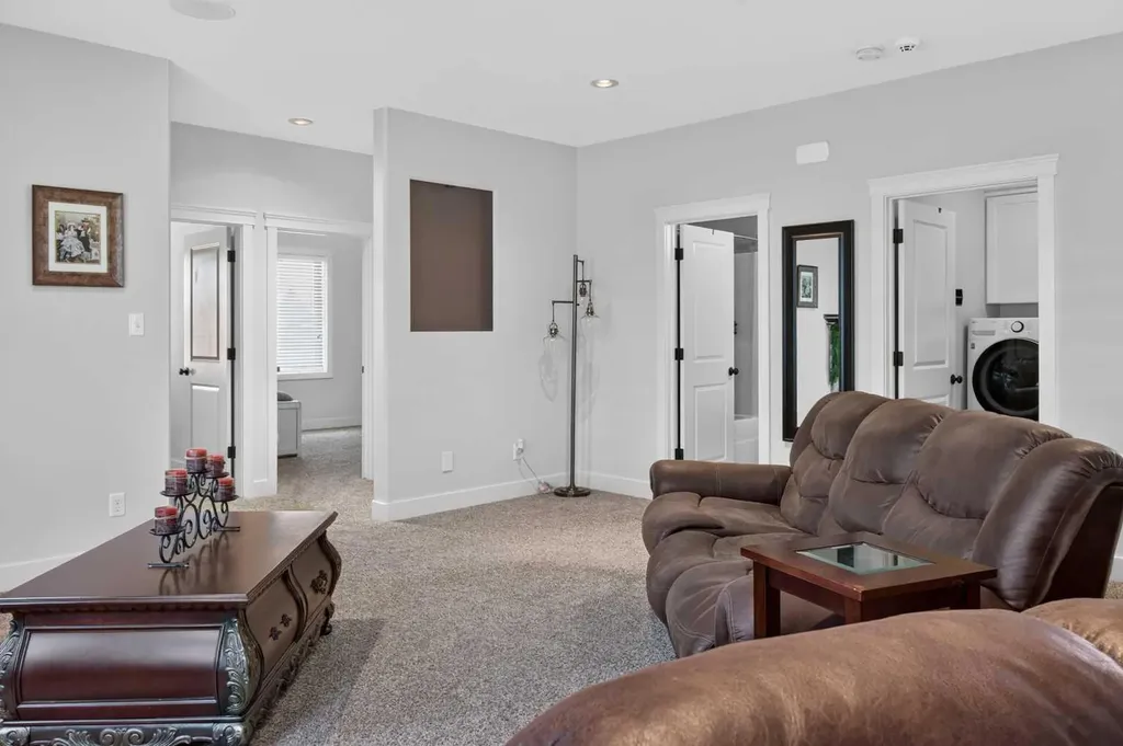 556 Sixmile Crescent S Lethbridge AB T1K5X2