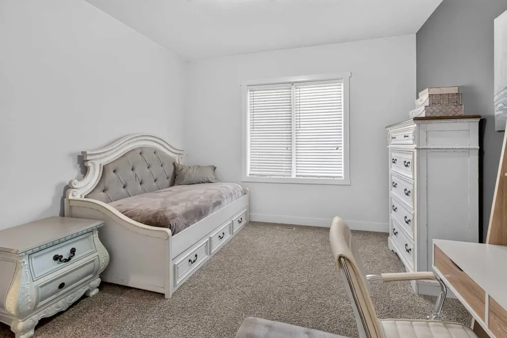 556 Sixmile Crescent S Lethbridge AB T1K5X2
