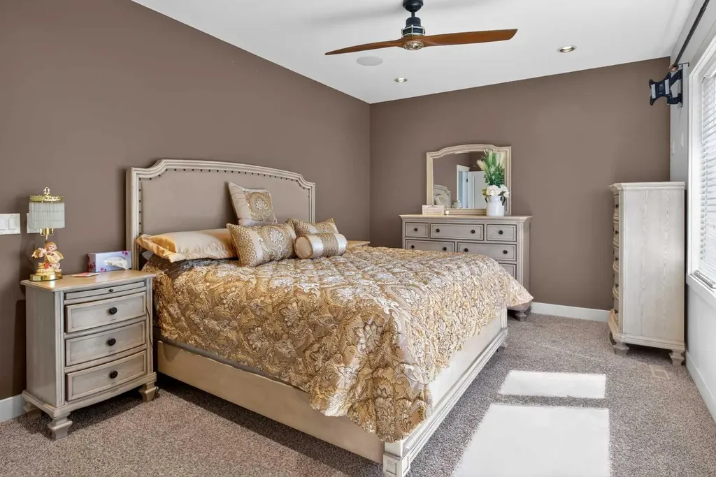 556 Sixmile Crescent S Lethbridge AB T1K5X2