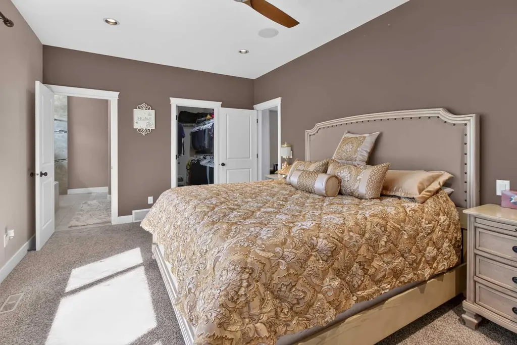 556 Sixmile Crescent S Lethbridge AB T1K5X2