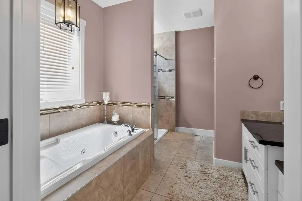 556 Sixmile Crescent S Lethbridge AB T1K5X2