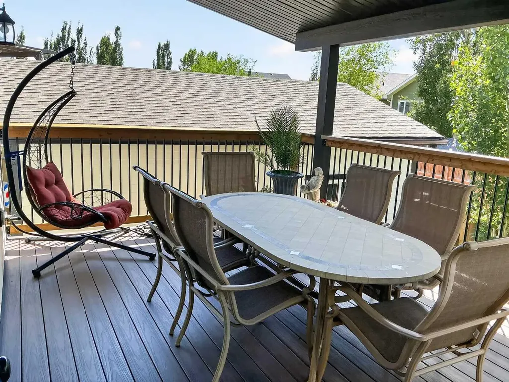 556 Sixmile Crescent S Lethbridge AB T1K5X2