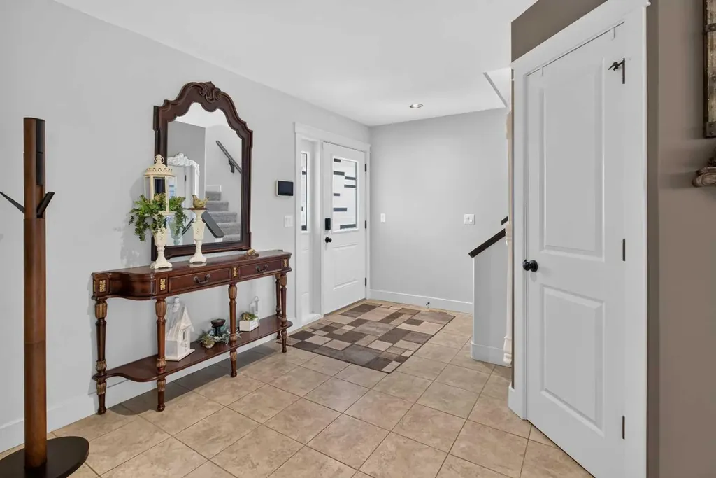 556 Sixmile Crescent S Lethbridge AB T1K5X2