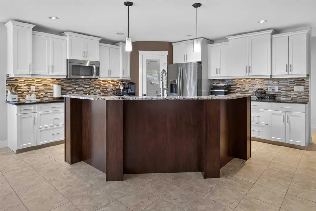 556 Sixmile Crescent S Lethbridge AB T1K5X2