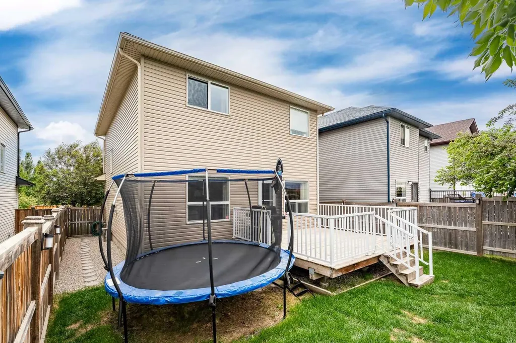 107 Everwoods Park SW Calgary AB T2Y 0G3